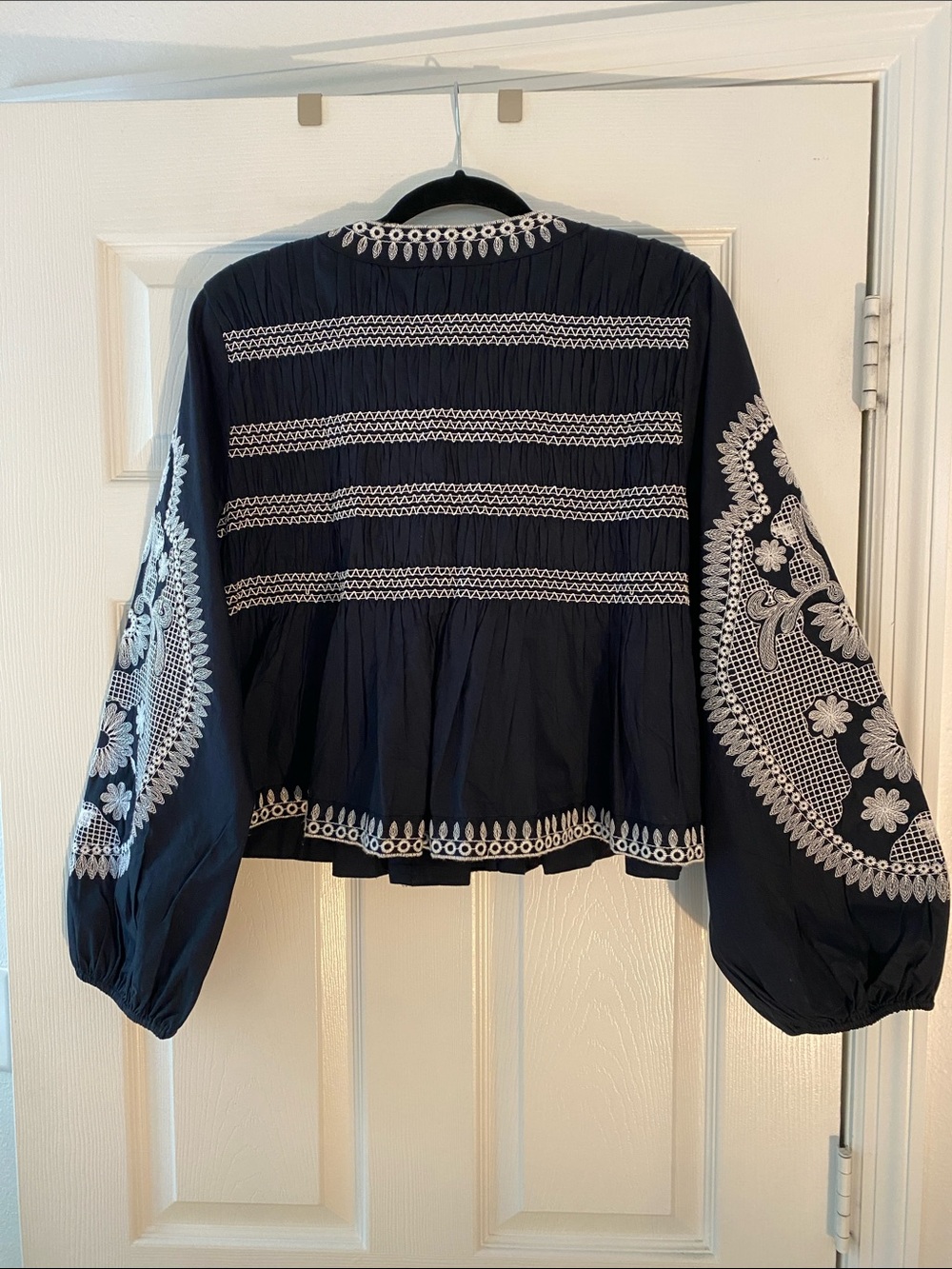 7 for all Mankind: Embroidered Peasant Jacket in Navy and White - Picture 4 of 6